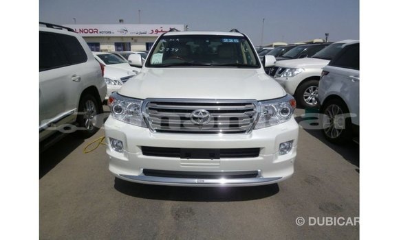 Buy Import Toyota Land Cruiser White Car in Import - Dubai in Dhufar Buy Import Toyota Land Cruiser White Car in Import - Dubai in Dhufar