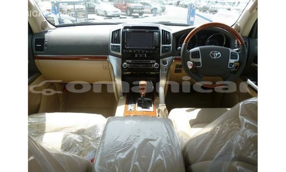 Buy Import Toyota Land Cruiser White Car in Import - Dubai in Dhufar Buy Import Toyota Land Cruiser White Car in Import - Dubai in Dhufar