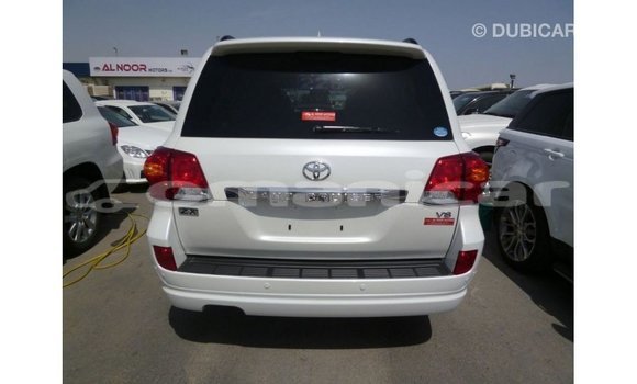Buy Import Toyota Land Cruiser White Car in Import - Dubai in Dhufar Buy Import Toyota Land Cruiser White Car in Import - Dubai in Dhufar
