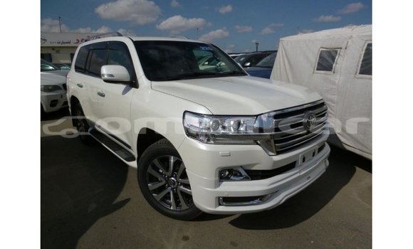 Buy Import Toyota Land Cruiser White Car in Import - Dubai in Dhufar Buy Import Toyota Land Cruiser White Car in Import - Dubai in Dhufar