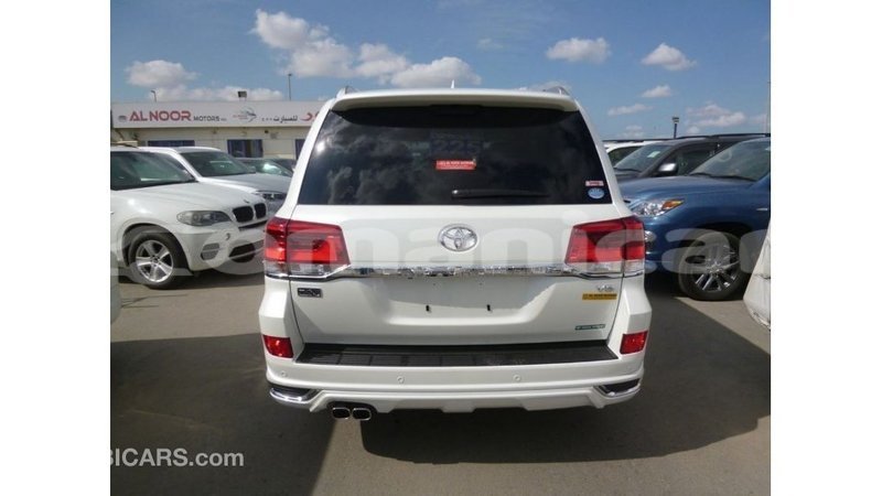 Big with watermark toyota land cruiser dhufar import dubai 2998