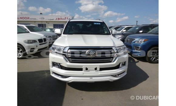 Buy Import Toyota Land Cruiser White Car in Import - Dubai in Dhufar Buy Import Toyota Land Cruiser White Car in Import - Dubai in Dhufar