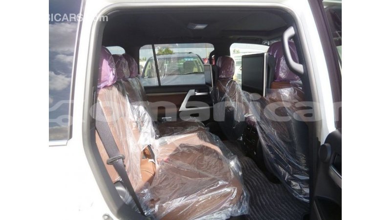 Big with watermark toyota land cruiser dhufar import dubai 2998