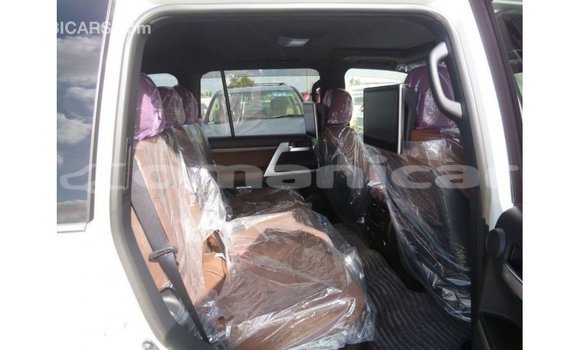 Buy Import Toyota Land Cruiser White Car in Import - Dubai in Dhufar Buy Import Toyota Land Cruiser White Car in Import - Dubai in Dhufar