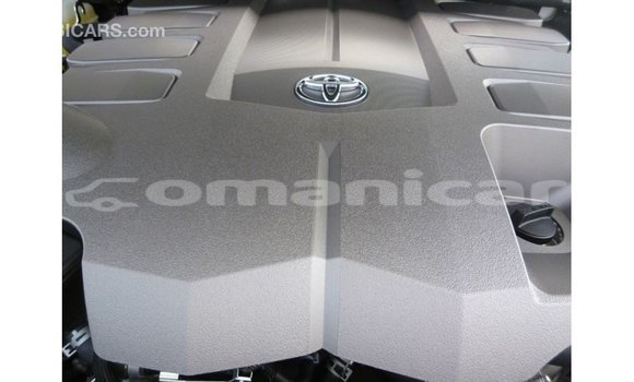 Buy Import Toyota Land Cruiser White Car in Import - Dubai in Dhufar Buy Import Toyota Land Cruiser White Car in Import - Dubai in Dhufar