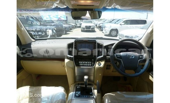 Buy Import Toyota Land Cruiser White Car in Import - Dubai in Dhufar Buy Import Toyota Land Cruiser White Car in Import - Dubai in Dhufar