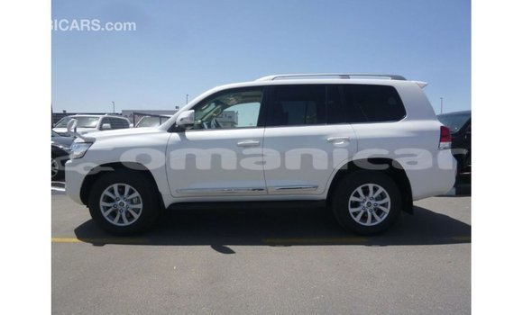 Buy Import Toyota Land Cruiser White Car in Import - Dubai in Dhufar Buy Import Toyota Land Cruiser White Car in Import - Dubai in Dhufar