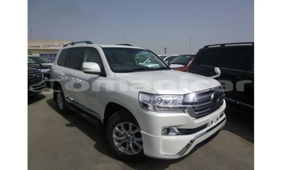 Buy Import Toyota Land Cruiser White Car in Import - Dubai in Dhufar Buy Import Toyota Land Cruiser White Car in Import - Dubai in Dhufar