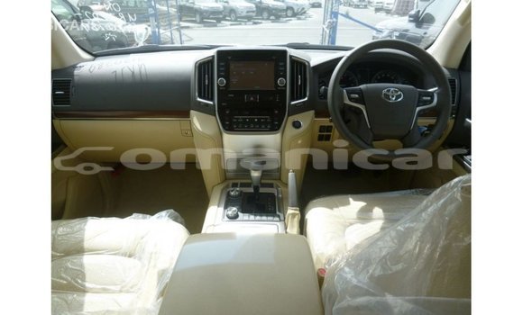Buy Import Toyota Land Cruiser White Car in Import - Dubai in Dhufar Buy Import Toyota Land Cruiser White Car in Import - Dubai in Dhufar