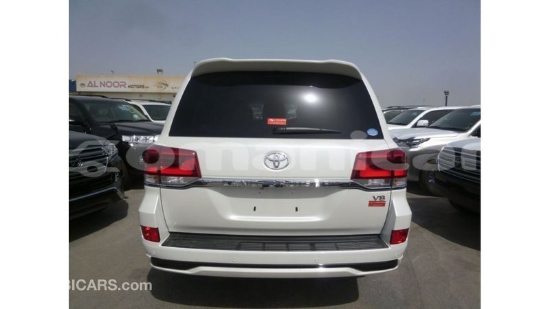 Big with watermark toyota land cruiser dhufar import dubai 3004