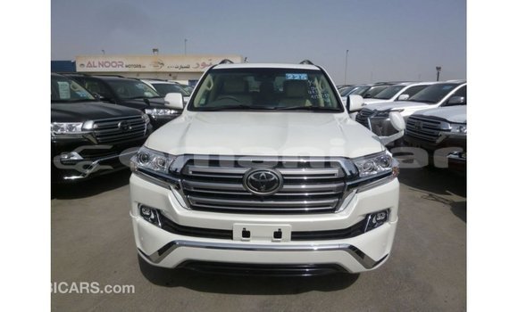 Buy Import Toyota Land Cruiser White Car in Import - Dubai in Dhufar Buy Import Toyota Land Cruiser White Car in Import - Dubai in Dhufar