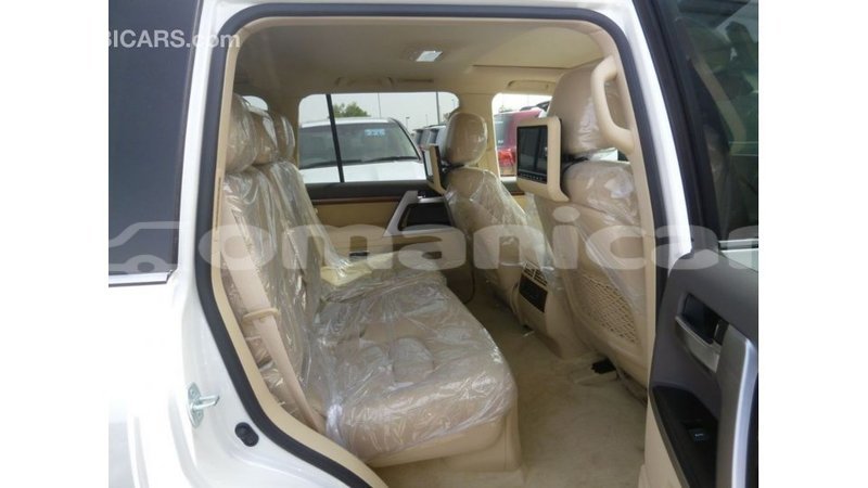 Big with watermark toyota land cruiser dhufar import dubai 3004