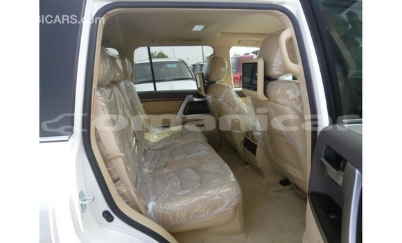 Buy Import Toyota Land Cruiser White Car in Import - Dubai in Dhufar Buy Import Toyota Land Cruiser White Car in Import - Dubai in Dhufar