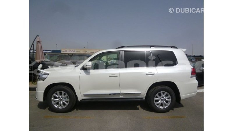 Big with watermark toyota land cruiser dhufar import dubai 3004