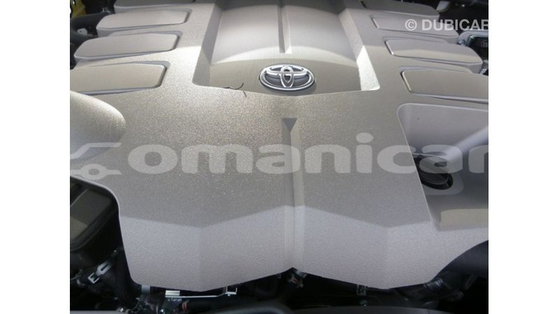 Big with watermark toyota land cruiser dhufar import dubai 3004