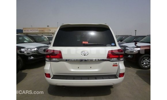 Buy Import Toyota Land Cruiser White Car in Import - Dubai in Dhufar Buy Import Toyota Land Cruiser White Car in Import - Dubai in Dhufar