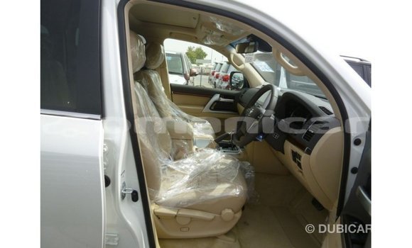 Buy Import Toyota Land Cruiser White Car in Import - Dubai in Dhufar Buy Import Toyota Land Cruiser White Car in Import - Dubai in Dhufar