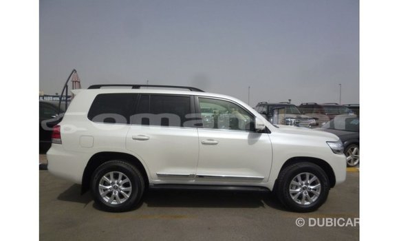 Buy Import Toyota Land Cruiser White Car in Import - Dubai in Dhufar Buy Import Toyota Land Cruiser White Car in Import - Dubai in Dhufar