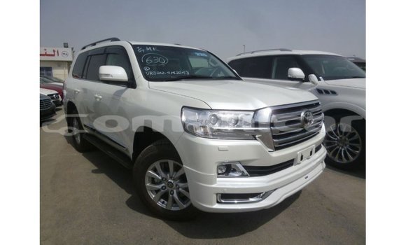 Buy Import Toyota Land Cruiser White Car in Import - Dubai in Dhufar Buy Import Toyota Land Cruiser White Car in Import - Dubai in Dhufar