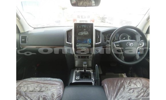 Buy Import Toyota Land Cruiser White Car in Import - Dubai in Dhufar Buy Import Toyota Land Cruiser White Car in Import - Dubai in Dhufar
