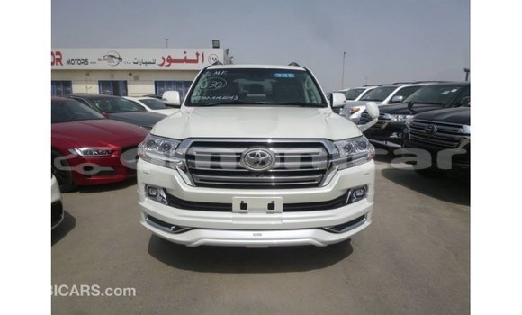 Buy Import Toyota Land Cruiser White Car in Import - Dubai in Dhufar Buy Import Toyota Land Cruiser White Car in Import - Dubai in Dhufar