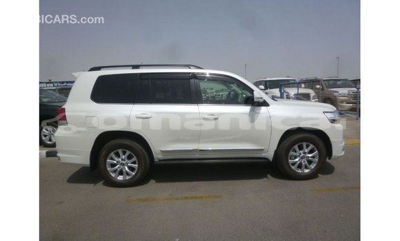 Buy Import Toyota Land Cruiser White Car in Import - Dubai in Dhufar Buy Import Toyota Land Cruiser White Car in Import - Dubai in Dhufar