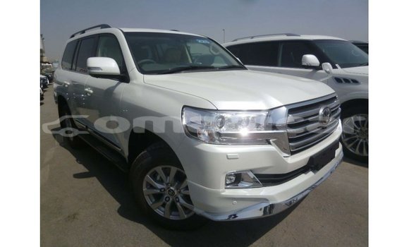 Buy Import Toyota Land Cruiser White Car in Import - Dubai in Dhufar Buy Import Toyota Land Cruiser White Car in Import - Dubai in Dhufar