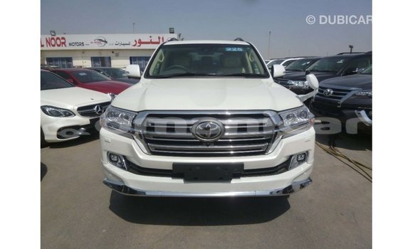 Buy Import Toyota Land Cruiser White Car in Import - Dubai in Dhufar Buy Import Toyota Land Cruiser White Car in Import - Dubai in Dhufar