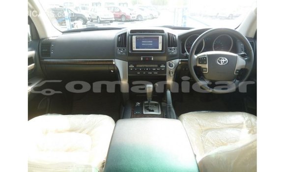 Buy Import Toyota Land Cruiser Other Car in Import - Dubai in Dhufar Buy Import Toyota Land Cruiser Other Car in Import - Dubai in Dhufar