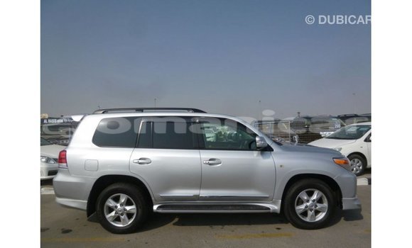 Buy Import Toyota Land Cruiser Other Car in Import - Dubai in Dhufar Buy Import Toyota Land Cruiser Other Car in Import - Dubai in Dhufar