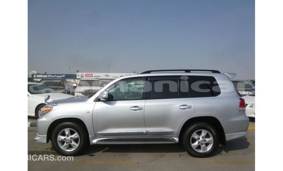 Buy Import Toyota Land Cruiser Other Car in Import - Dubai in Dhufar Buy Import Toyota Land Cruiser Other Car in Import - Dubai in Dhufar