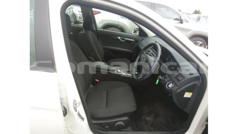 Big with watermark mercedes benz 200 dhufar import dubai 3012