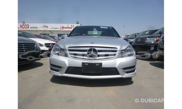 Buy Import Mercedes-Benz 200 Other Car in Import - Dubai in Dhufar Buy Import Mercedes-Benz 200 Other Car in Import - Dubai in Dhufar