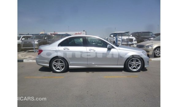 Buy Import Mercedes-Benz 200 Other Car in Import - Dubai in Dhufar Buy Import Mercedes-Benz 200 Other Car in Import - Dubai in Dhufar