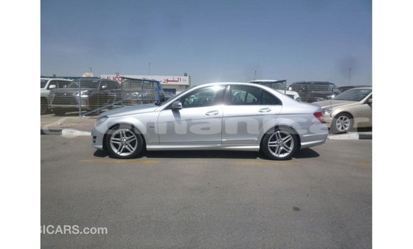 Buy Import Mercedes-Benz 200 Other Car in Import - Dubai in Dhufar Buy Import Mercedes-Benz 200 Other Car in Import - Dubai in Dhufar