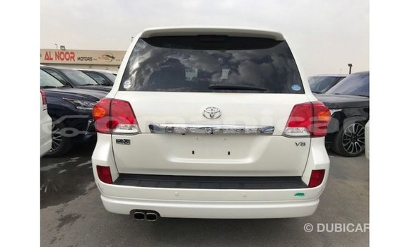 Buy Import Toyota Land Cruiser White Car in Import - Dubai in Dhufar Buy Import Toyota Land Cruiser White Car in Import - Dubai in Dhufar