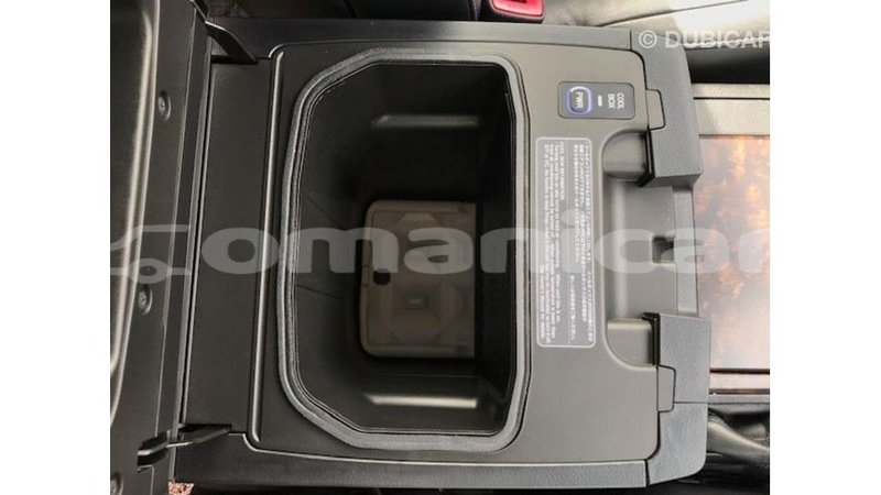 Big with watermark toyota land cruiser dhufar import dubai 3018