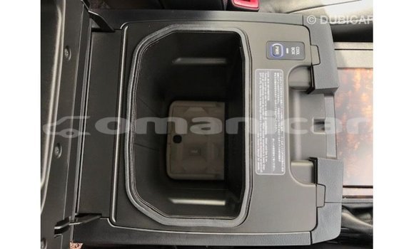 Buy Import Toyota Land Cruiser White Car in Import - Dubai in Dhufar Buy Import Toyota Land Cruiser White Car in Import - Dubai in Dhufar