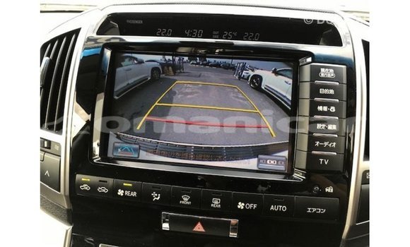 Buy Import Toyota Land Cruiser White Car in Import - Dubai in Dhufar Buy Import Toyota Land Cruiser White Car in Import - Dubai in Dhufar