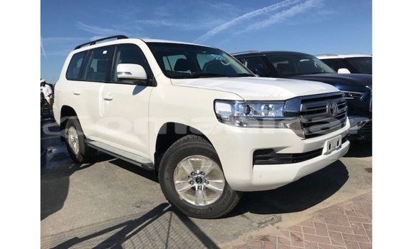 Buy Import Toyota Land Cruiser White Car in Import - Dubai in Dhufar Buy Import Toyota Land Cruiser White Car in Import - Dubai in Dhufar