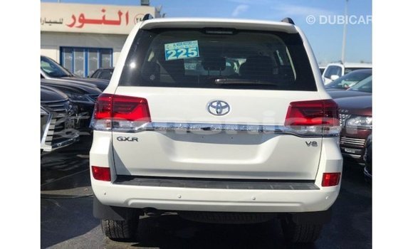 Buy Import Toyota Land Cruiser White Car in Import - Dubai in Dhufar Buy Import Toyota Land Cruiser White Car in Import - Dubai in Dhufar