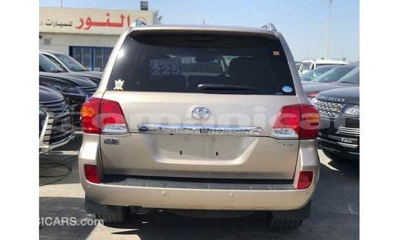 Buy Import Toyota Land Cruiser Other Car in Import - Dubai in Dhufar Buy Import Toyota Land Cruiser Other Car in Import - Dubai in Dhufar