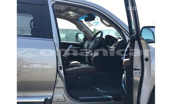 Buy Import Toyota Land Cruiser Other Car in Import - Dubai in Dhufar Buy Import Toyota Land Cruiser Other Car in Import - Dubai in Dhufar