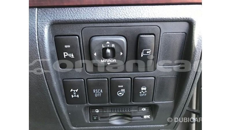 Big with watermark toyota land cruiser dhufar import dubai 3020