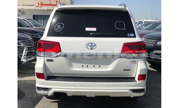 Buy Import Toyota Land Cruiser White Car in Import - Dubai in Dhufar Buy Import Toyota Land Cruiser White Car in Import - Dubai in Dhufar