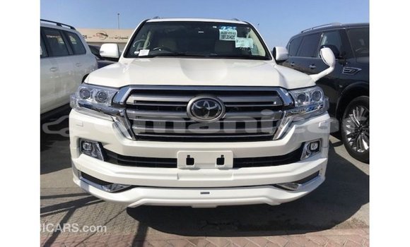 Buy Import Toyota Land Cruiser White Car in Import - Dubai in Dhufar Buy Import Toyota Land Cruiser White Car in Import - Dubai in Dhufar