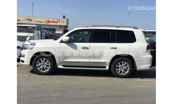 Buy Import Toyota Land Cruiser White Car in Import - Dubai in Dhufar Buy Import Toyota Land Cruiser White Car in Import - Dubai in Dhufar