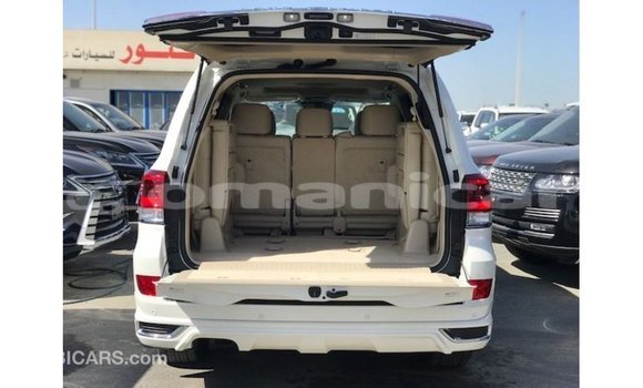 Buy Import Toyota Land Cruiser White Car in Import - Dubai in Dhufar Buy Import Toyota Land Cruiser White Car in Import - Dubai in Dhufar