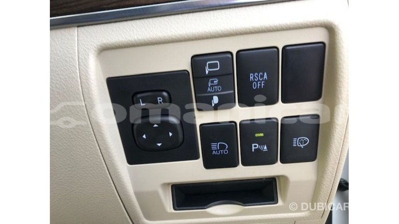 Big with watermark toyota land cruiser dhufar import dubai 3021