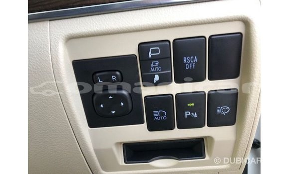Buy Import Toyota Land Cruiser White Car in Import - Dubai in Dhufar Buy Import Toyota Land Cruiser White Car in Import - Dubai in Dhufar